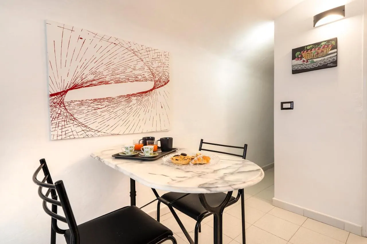 White&Grey Comfy Apartment Bari Olaszország