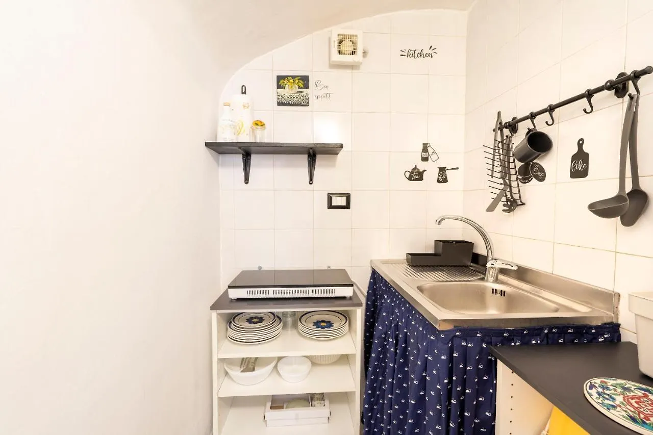 White&Grey Comfy Apartment Bari 0*,